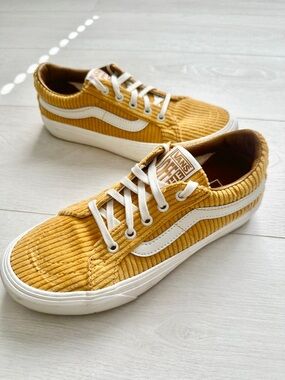 VANS Golden Nugget Corduroy Sk8-Low Sneakers Yellow W8 M6.5